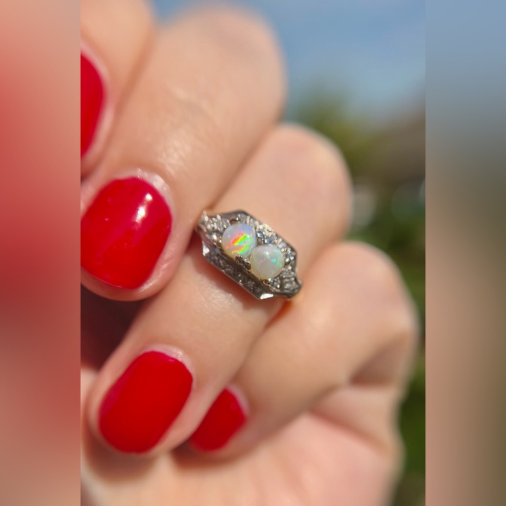 *Sold* Vintage Estate 14k Yellow and White Gold Moi et Toi Opal Diamond Ring - Picture 5 of 17